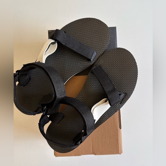 Teva Midform Universal Black & Bright White Sandal Women’s Size 7 - Picture 3 of 5